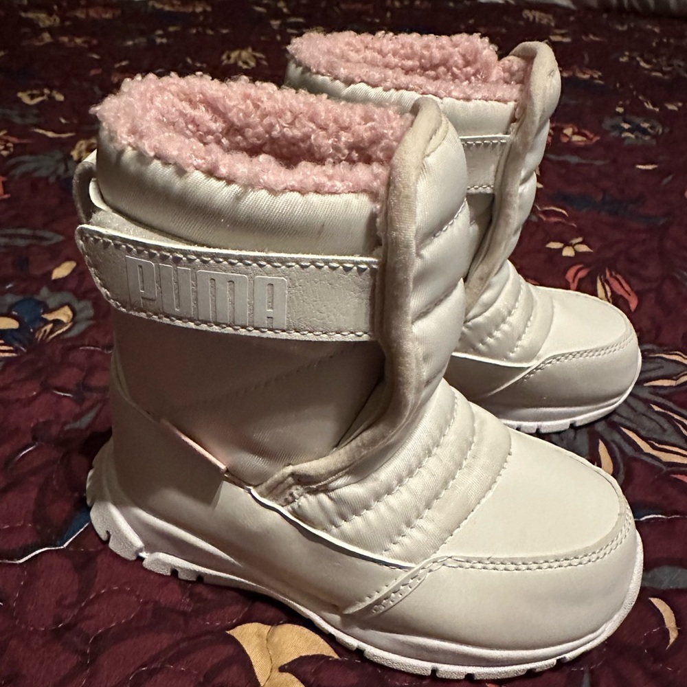 Toddler girl Puma boots